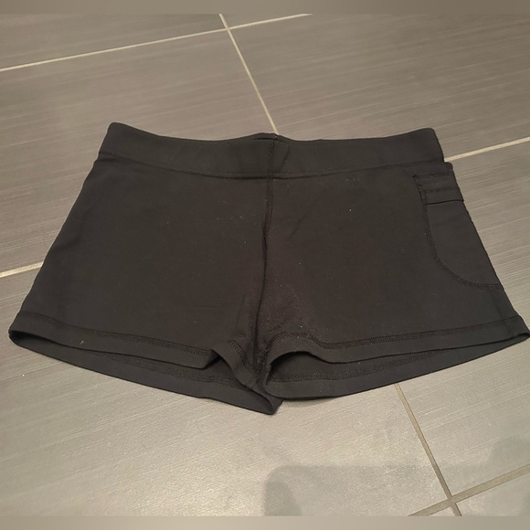 Lululemon spandex short shorts size 8 - Picture 1 of 2